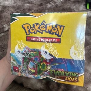 Pokémon Evolving Skies Booster Box sealed
